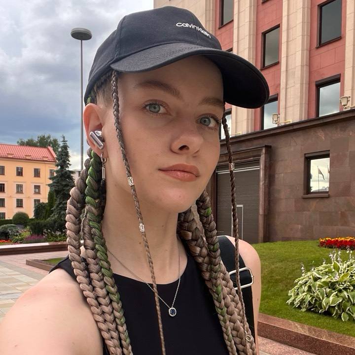 Елена — парикмахер салона Мармелад